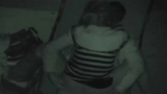 A szuka nimfos Aiden Starr Hailey Young ráveszi a csávót, durva sex videó hogy megegye a nedves köcsögöket