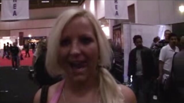 Marie McCray és Karlie Montana megsimogatják egymás punciját sex ingyen