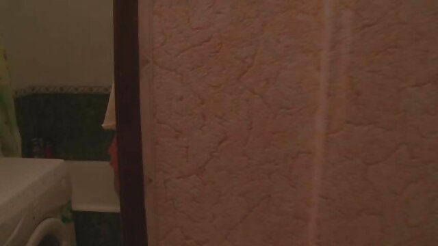 A nagy mellű bombázók, Anissa ingyen porno videok Kate és Taylor Vixen kipróbálják a leszbikus szexet