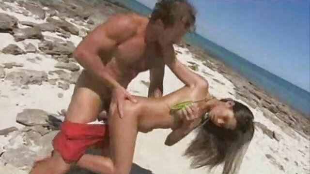 Ash Hollywood és barátnője perverz csucs porno leszbikus játékokat játszanak